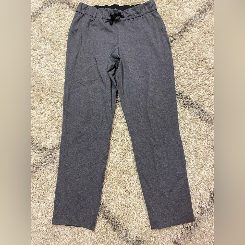 Lululemon On The Fly Pant *27"
Heathered Black